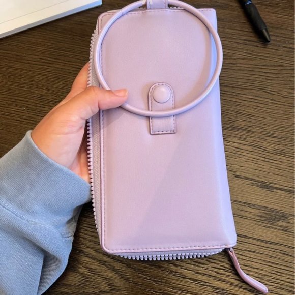 "On the Move" Bangle Wallet by Create and Cultivate - Picture 4 of 5